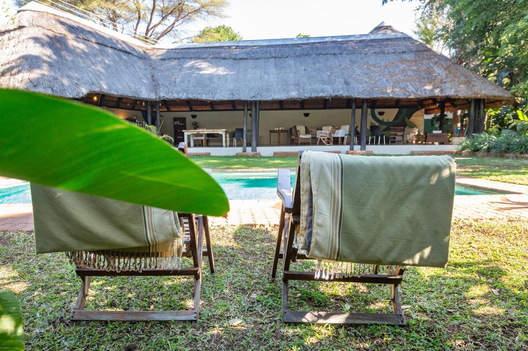 Drift Inn Victoria Falls Eksteriør billede